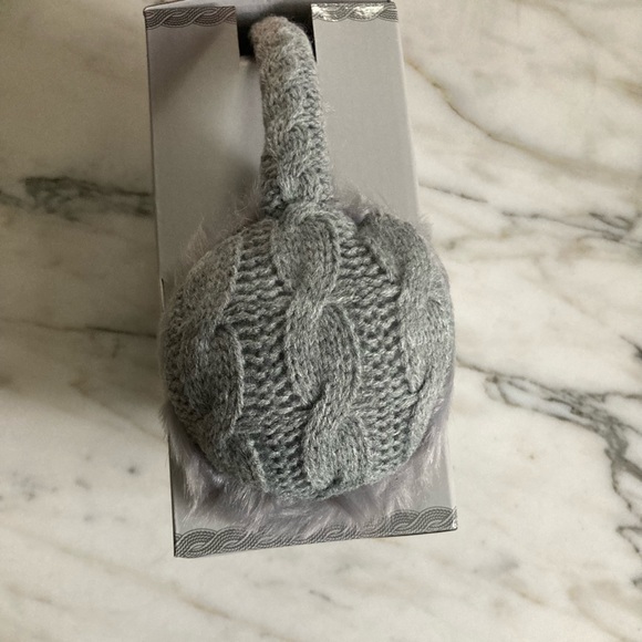 Gray Cable Knit Earmuffs Matching Travel Mug Cup Set - Picture 2 of 3